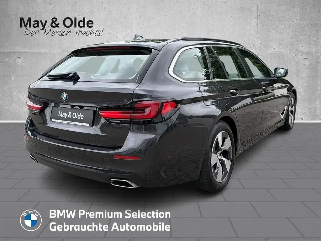 Gebraucht BMW 520 190 PS (139 kW) 2022 Grau Kombi