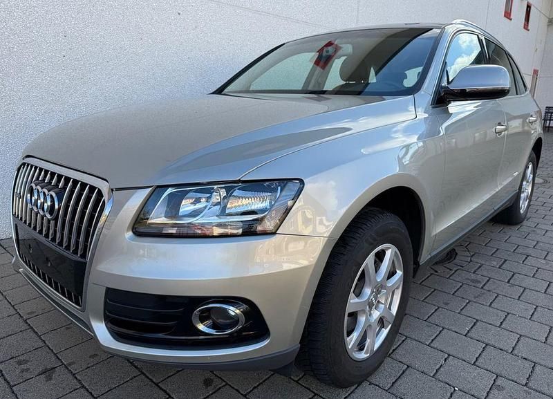 Grau Gebraucht 2015 Audi Q5 SUV | 10.990 € (Fairer Preis) - Bild 1/4