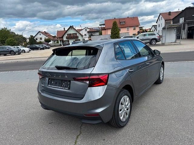Neu Skoda Fabia Essence 80 PS (58 kW) 2025 Grau Kleinwagen