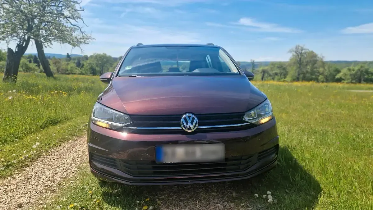 Gebraucht VW Touran 110 PS (80 kW) 2018 Rot Van / Kleinbus