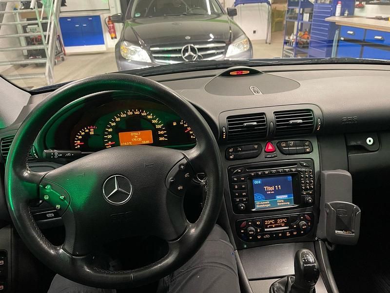 Gebraucht Mercedes C270 170 PS (125 kW) 2001 Blau Limousine