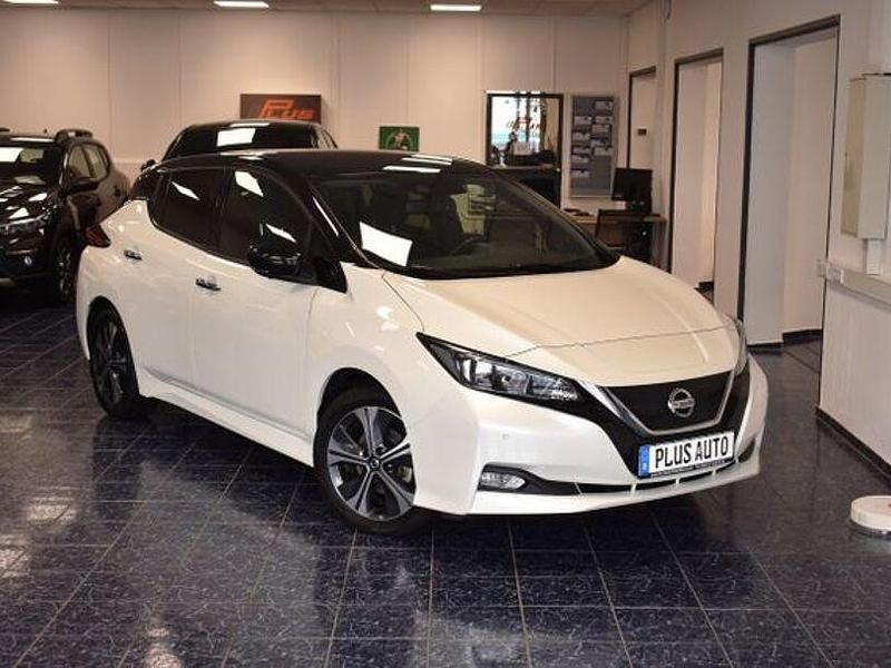 Gebraucht Nissan Leaf 360º 110 kW (150 PS) 2020 Pearl white/black m Kleinwagen