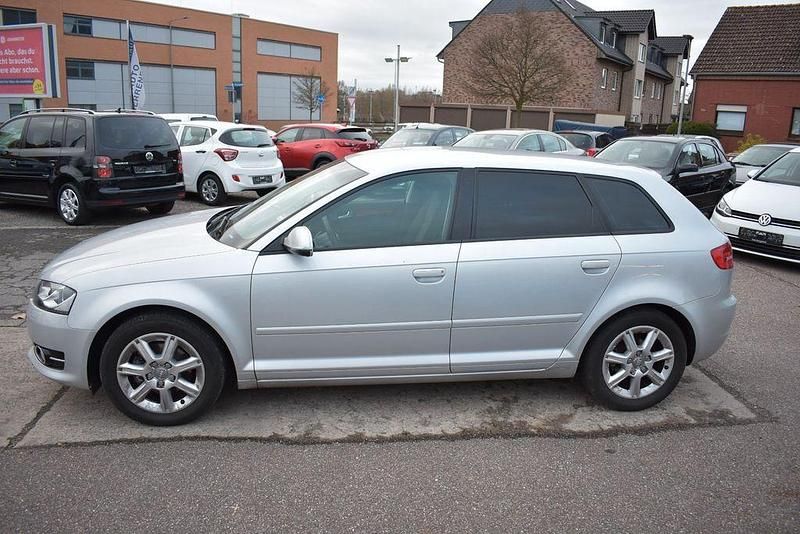 Gebraucht Audi A3 Ambiente 125 PS (91 kW) 2012 Silber Limousine