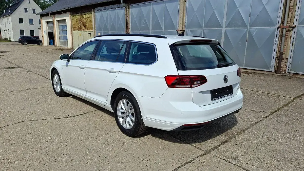 Gebraucht VW Passat 150 PS (110 kW) 2020 Weiß Kombi