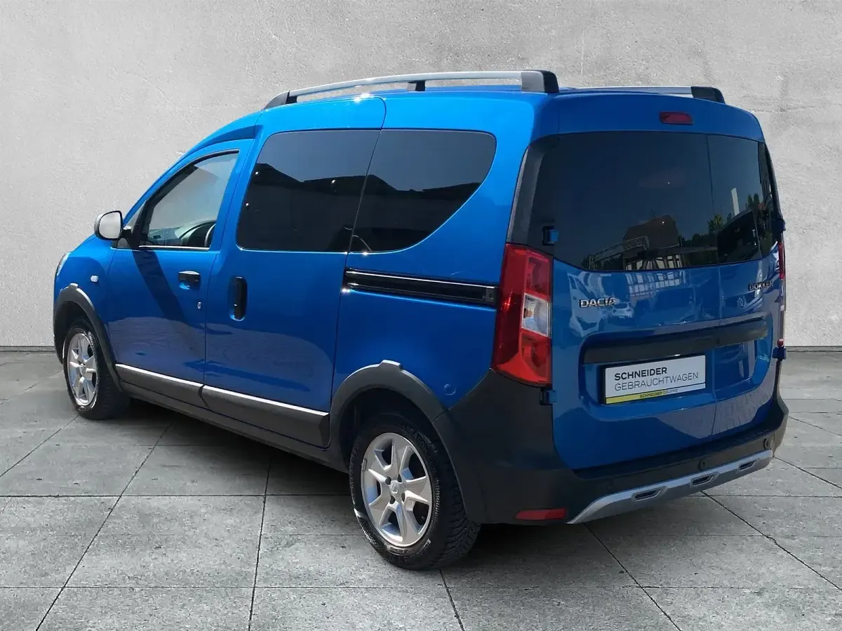 Gebraucht Dacia Dokker Stepway 131 PS (96 kW) 2021 Blau Van / Kleinbus