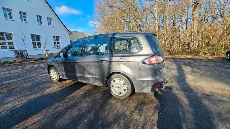 Gebraucht Ford Galaxy 160 PS (117 kW) 2016 Grau Van / Kleinbus