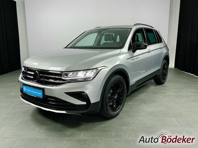 Gebraucht VW Tiguan Sport 150 PS (110 kW) 2023 Reflexsilber (metallic) SUV