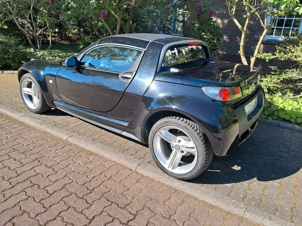 Używany Smart Roadster 61 KM (44 kW) 2004 Czarny Kabriolet