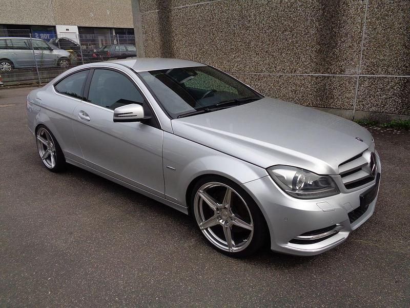 Silber Gebraucht 2011 Mercedes C350 Coupé | 13.450 € (Guter Preis) - Bild 1/4