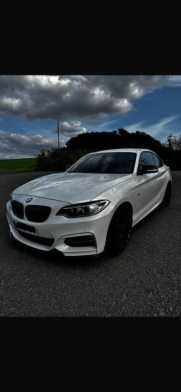 Weiß Gebraucht 2015 BMW M235 M Performance Coupé | 25.500 € (Fairer Preis) - Bild 1/4