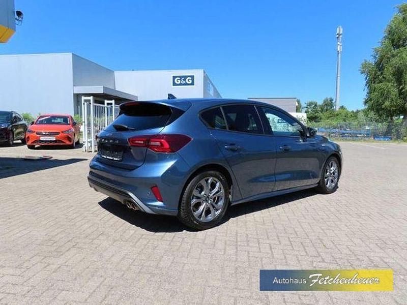 Gebraucht Ford Focus ST-Line X 125 PS (91 kW) 2024 Chromablau Limousine