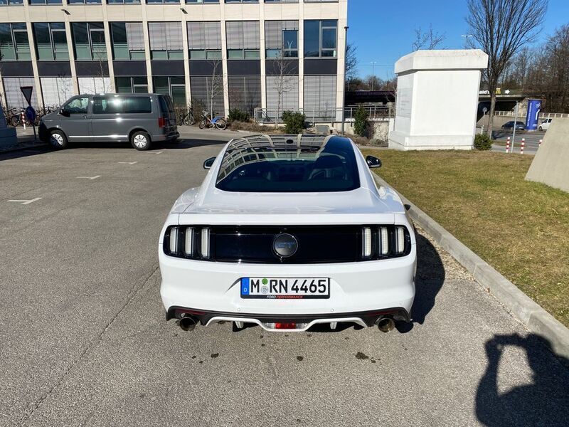 Gebraucht Ford Mustang 421 PS (309 kW) 2018 Weiß Coupé