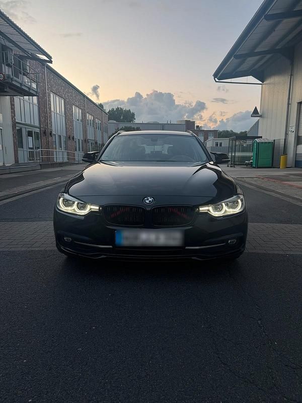 Schwarz Gebraucht 2019 BMW 318 Kombi | 12.000 € (Superpreis) - Bild 1/4