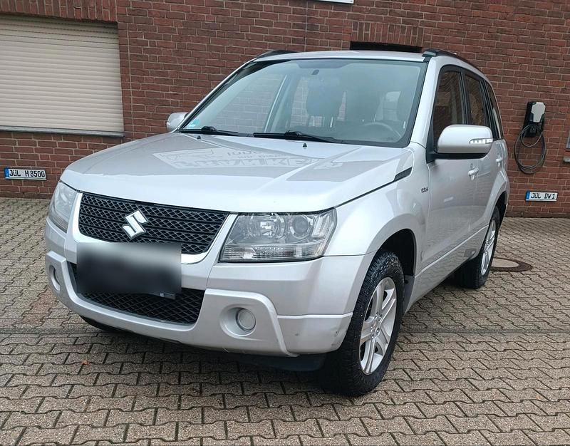 Silber Gebraucht 2010 Suzuki Grand Vitara SUV | 5.950 € (Fairer Preis) - Bild 1/4