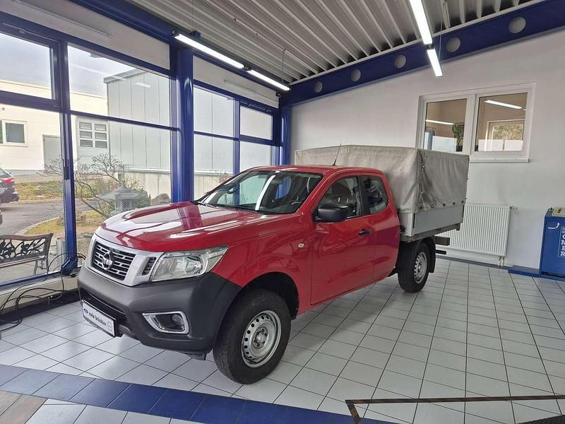Gebraucht Nissan Navara Visia 163 PS (119 kW) 2016 Rot Pickup