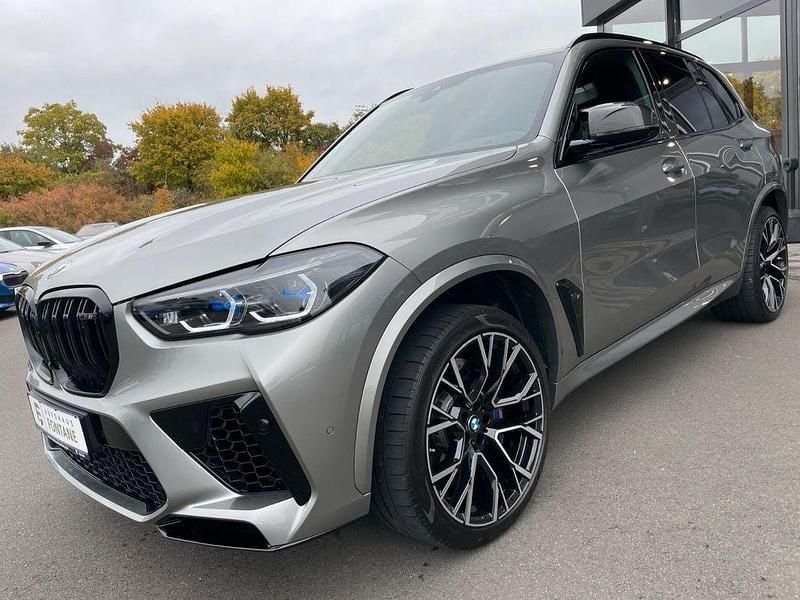 Grau Gebraucht 2021 BMW X5 M Competition Edition SUV | 89.980 € (Etwas zu teuer) - Bild 1/4