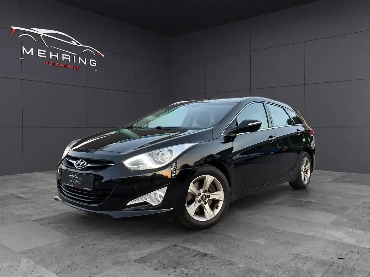 Gebraucht Hyundai i40 Edition 136 PS (100 kW) 2015 Schwarz Kombi