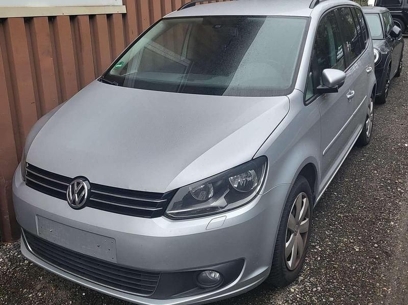 Reflexsilber metallic Gebraucht 2012 VW Touran Comfortline Van / Kleinbus | 3.950 € (Superpreis) - Bild 1/4