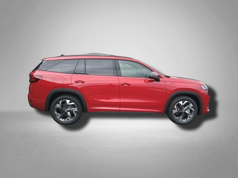Neu Skoda Kodiaq SportLine 204 PS (150 kW) 2025 Velvet rot premium metallic SUV
