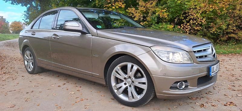 Gold Gebraucht 2007 Mercedes C220 Limousine | 5.555 € (Fairer Preis) - Bild 1/4