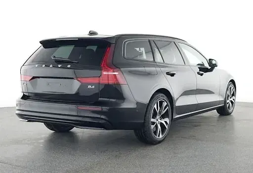 Gebraucht Volvo V60 Ultra 197 PS (144 kW) 2025 Onyx schwarz Kombi