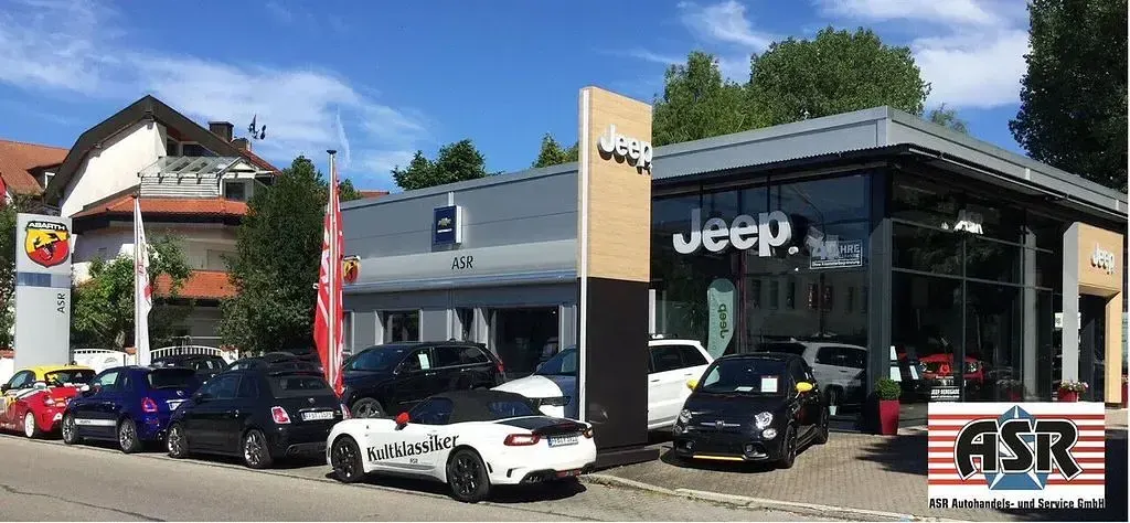 Gebraucht Jeep Avenger Summit 114 kW (156 PS) 2025 Grau SUV