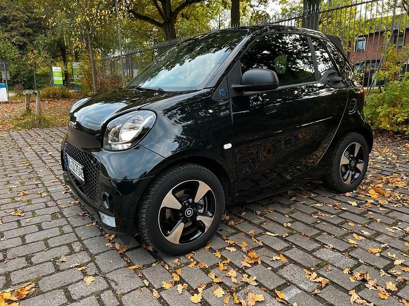 Schwarz Gebraucht 2021 Smart ForTwo Cabrio Cabrio | 10.500 € - Bild 1/4