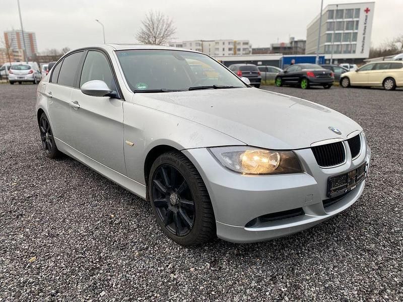 Gebraucht BMW 320 150 PS (110 kW) 2005 Silber Limousine