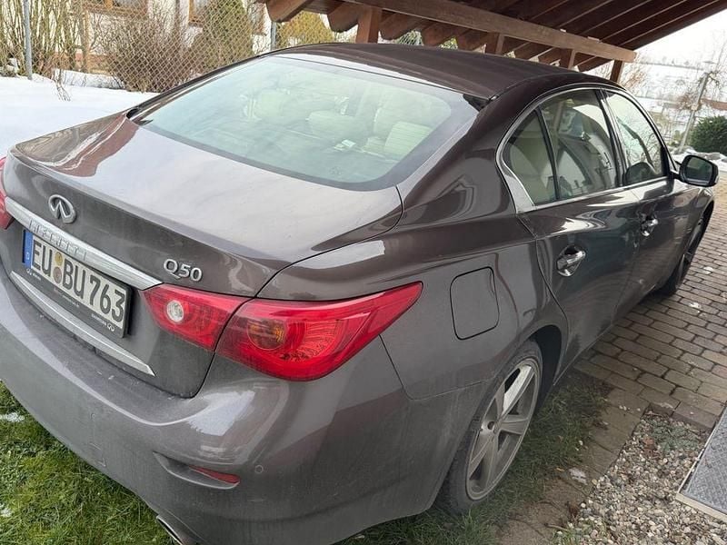 Gebraucht Infiniti Q50 Premium 170 PS (125 kW) 2015 Braun Limousine
