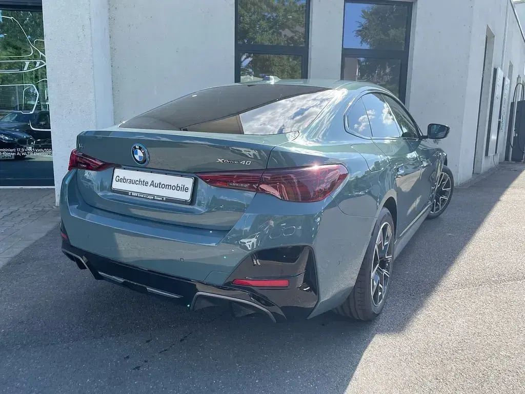Gebraucht BMW i4 Comfort Edition 294 kW (401 PS) 2025 Cape york grün Limousine