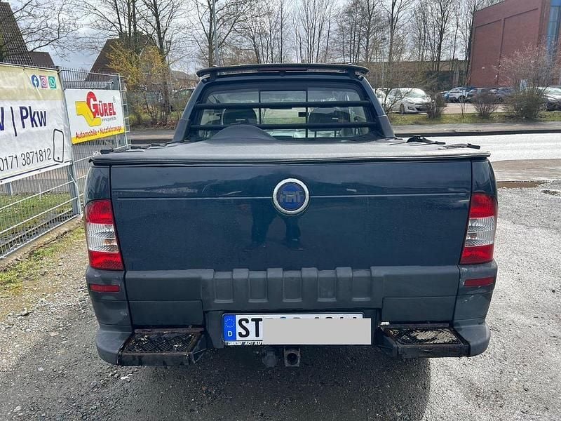 Gebraucht Fiat Strada 84 PS (61 kW) 2007 Blau Pickup