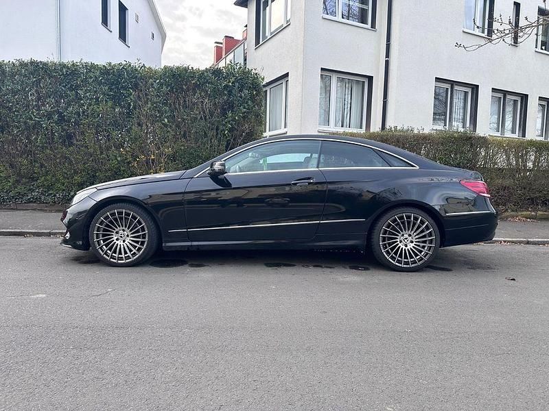 Gebraucht Mercedes E400 AMG 333 PS (244 kW) 2015 Schwarz Coupé