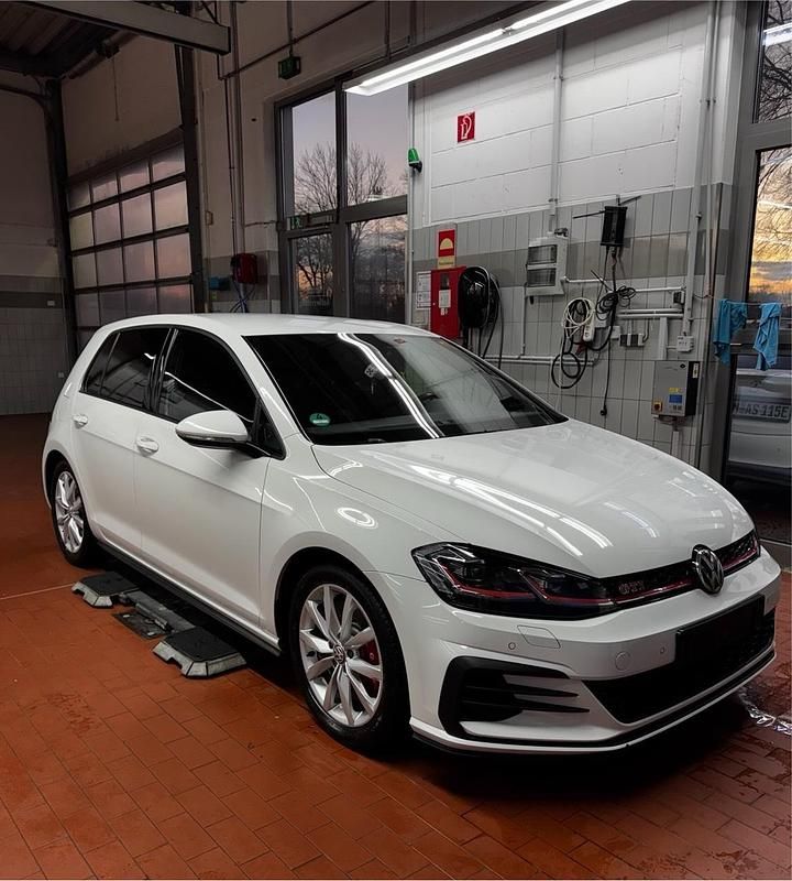 Weiß Gebraucht 2019 VW Golf VII GTI Kleinwagen | 21.000 € (Guter Preis) - Bild 1/4