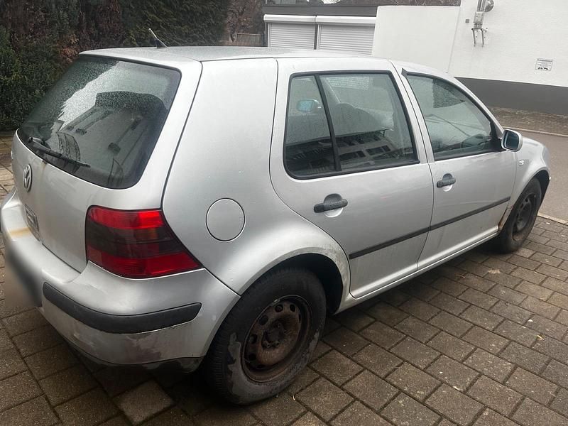 Gebraucht VW Golf IV 75 PS (55 kW) 2002 Silber Kleinwagen
