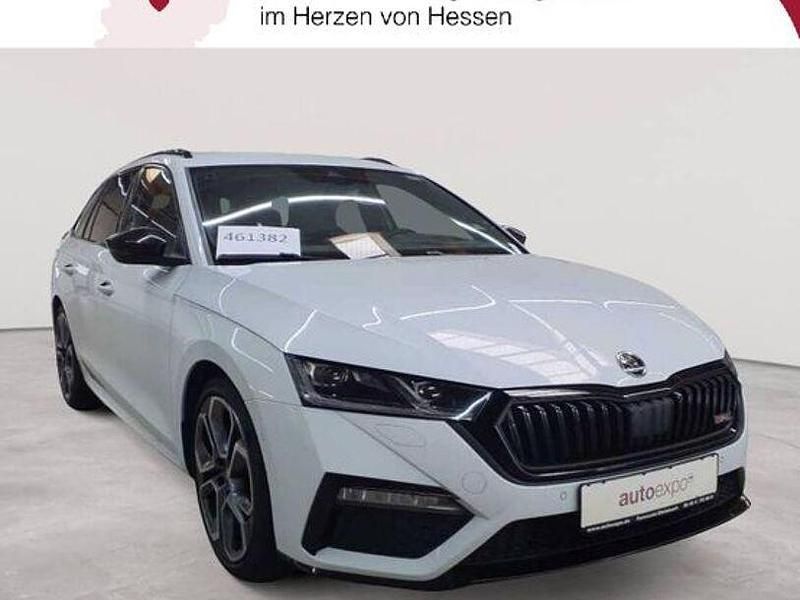 Moonweiß perleffekt Gebraucht 2023 Skoda Octavia RS Kombi | 27.990 € (Fairer Preis) - Bild 1/4