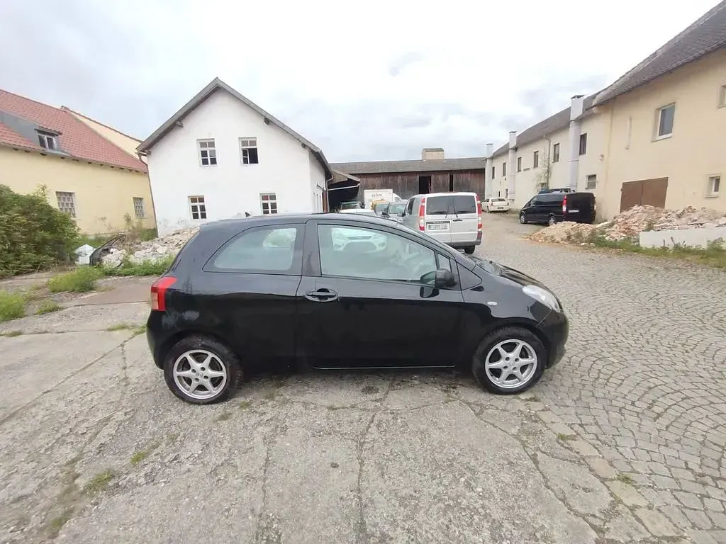 Gebraucht Toyota Yaris Cool 87 PS (63 kW) 2007 Schwarz Kleinwagen
