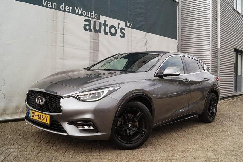 Gebraucht Infiniti Q30 Business 109 PS (80 kW) 2019 Grau Kleinwagen