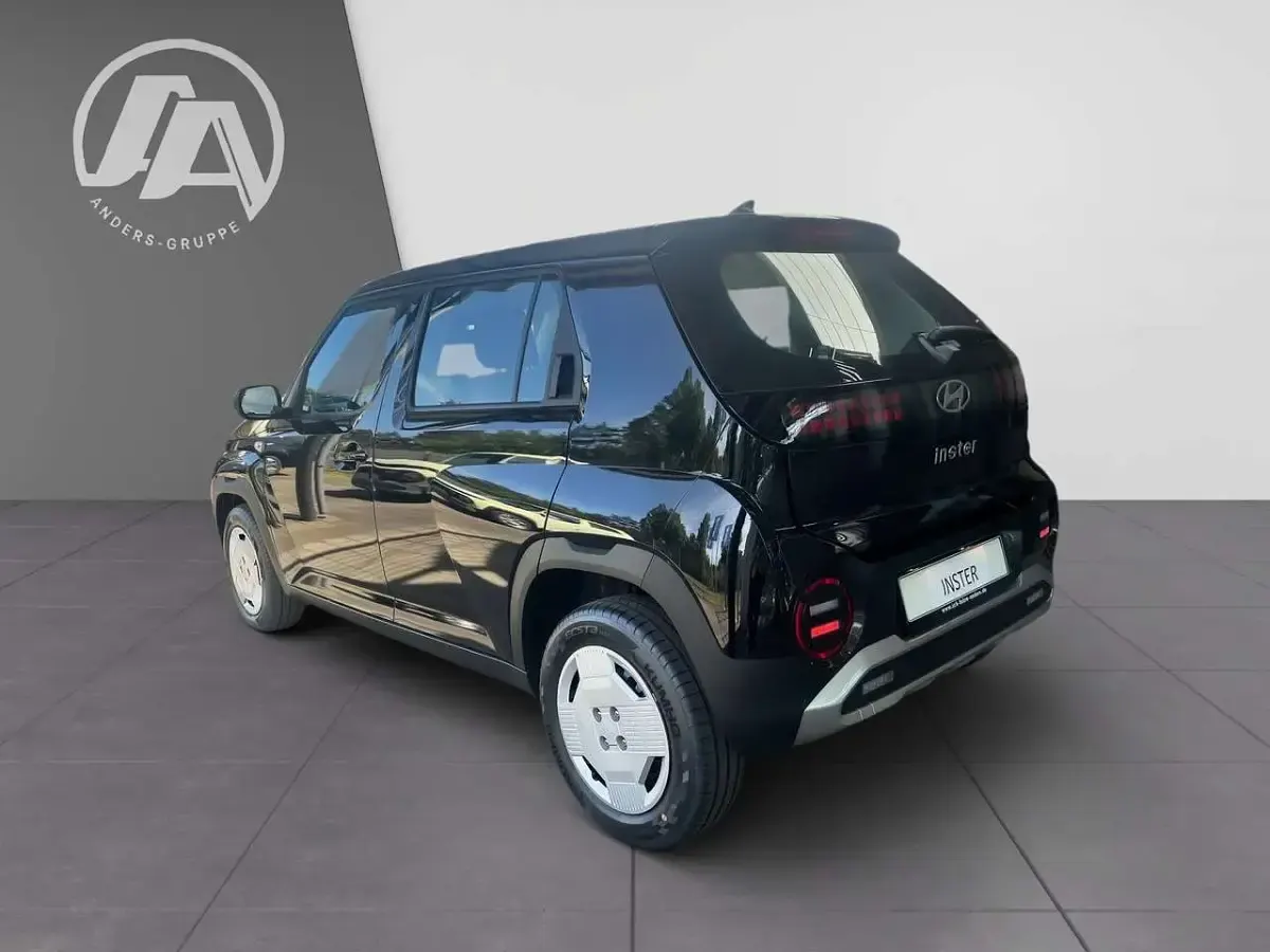 Gebraucht Hyundai Inster Select 71 kW (97 PS) 2025 Abyss black (schwarz) Kleinwagen