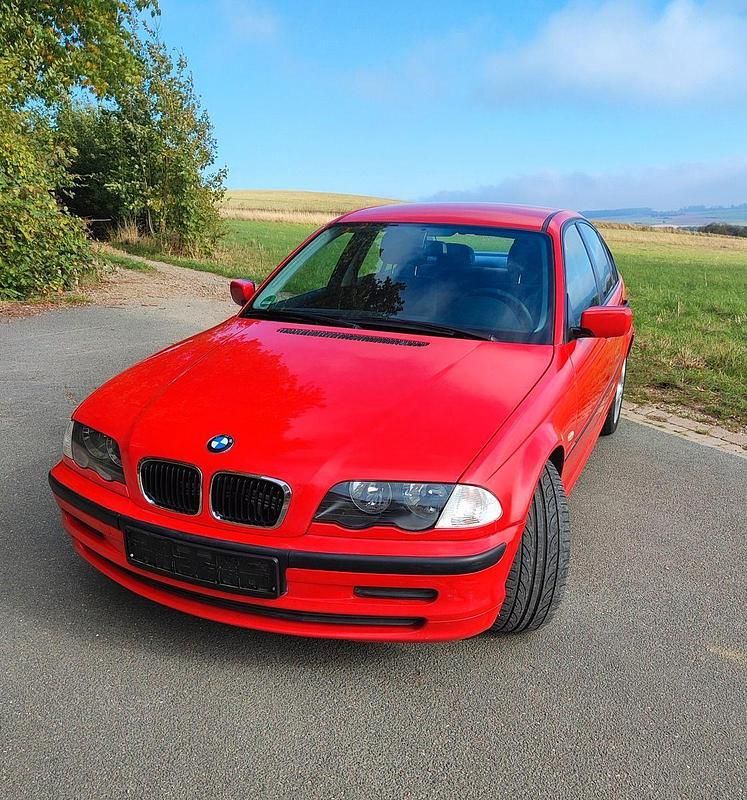 Rot Gebraucht 1998 BMW 318 Basis Limousine | 3.495 € (Fairer Preis) - Bild 1/4
