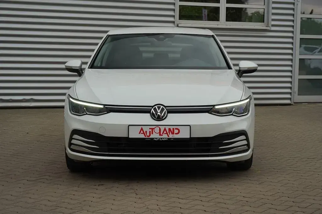 Gebraucht VW Golf VIII Active 110 PS (80 kW) 2021 Weiß Limousine