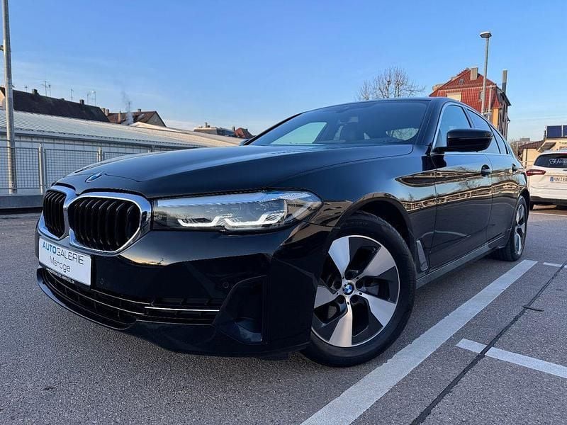 Gebraucht BMW 520 190 PS (139 kW) 2022 Schwarz ii/bonnet fluid black Limousine
