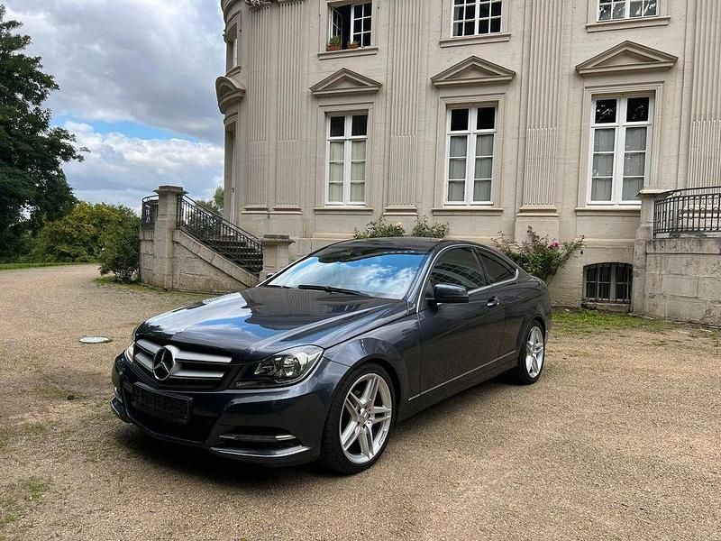 Grau Gebraucht 2011 Mercedes C180 AMG Coupé | 7.990 € (Superpreis) - Bild 1/4