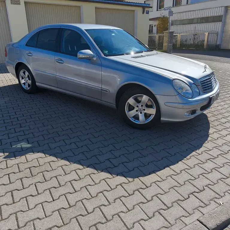 Gebraucht Mercedes E350 Classic 272 PS (200 kW) 2005 Silber Limousine