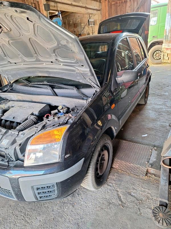 Schwarz Gebraucht 2008 Ford Fusion Kombi | 1.000 € - Bild 1/4