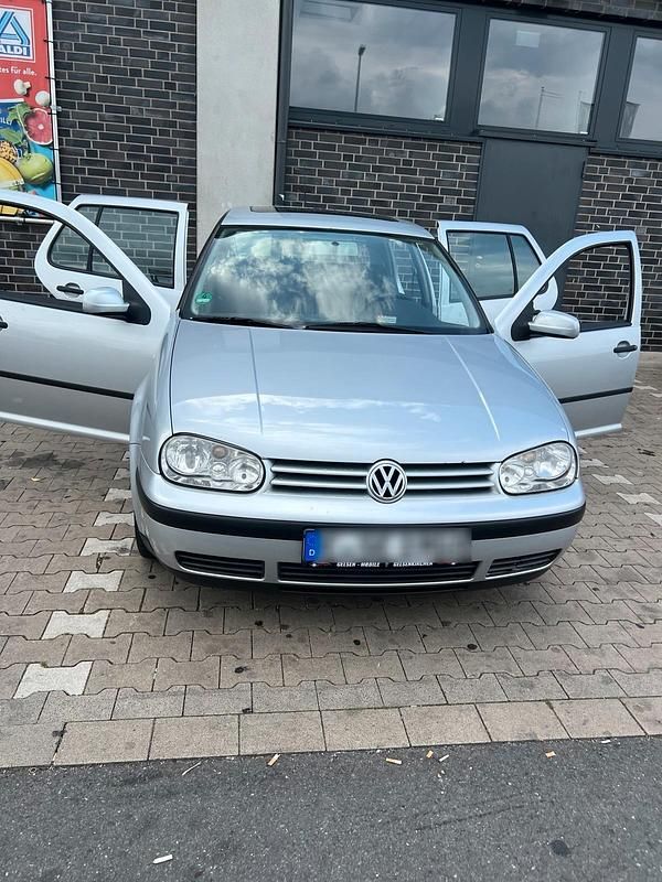 Silber Gebraucht 2001 VW Golf IV Kleinwagen | 2.200 € (Fairer Preis) - Bild 1/4