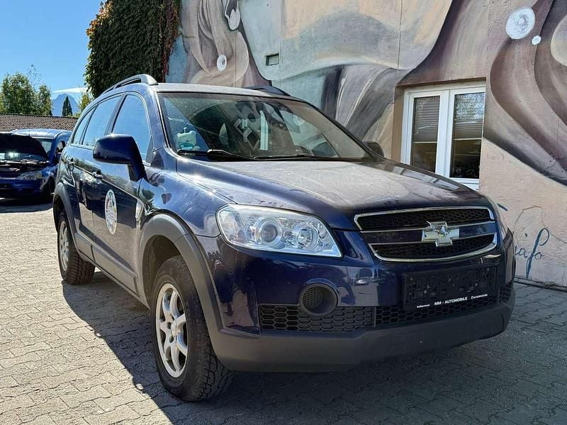 Poseidon blue (mica) Gebraucht 2009 Chevrolet Captiva LS SUV | 2.990 € (Guter Preis) - Bild 1/4