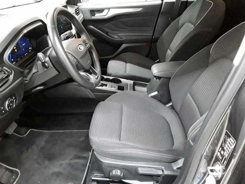 Gebraucht Ford Focus Titanium 120 PS (88 kW) 2022 Grau Limousine