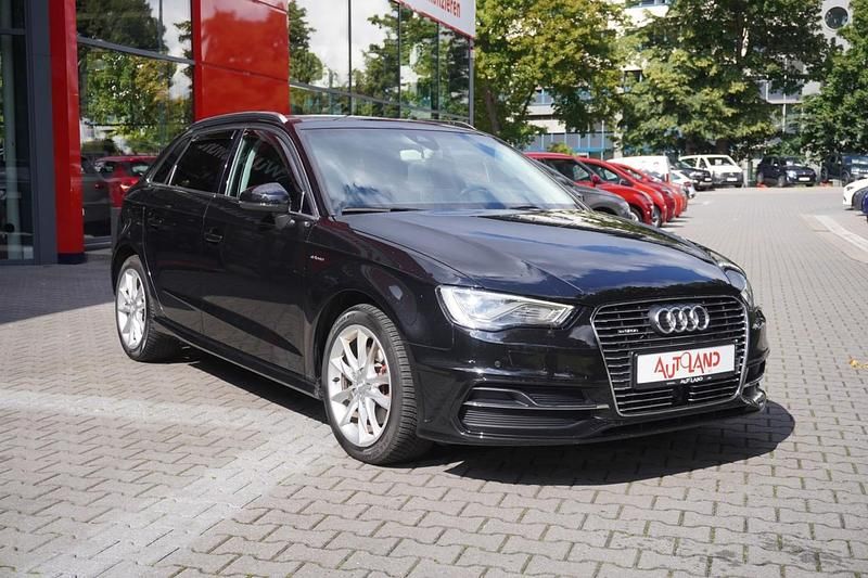 Gebraucht Audi A3 Sportback e-tron Design 204 PS (150 kW) 2016 Schwarz Kleinwagen