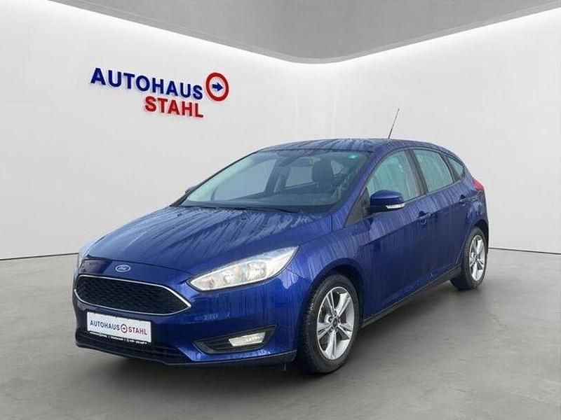 Indicblau metallic Gebraucht 2016 Ford Focus Trend Limousine | 8.990 € (Etwas zu teuer) - Bild 1/4