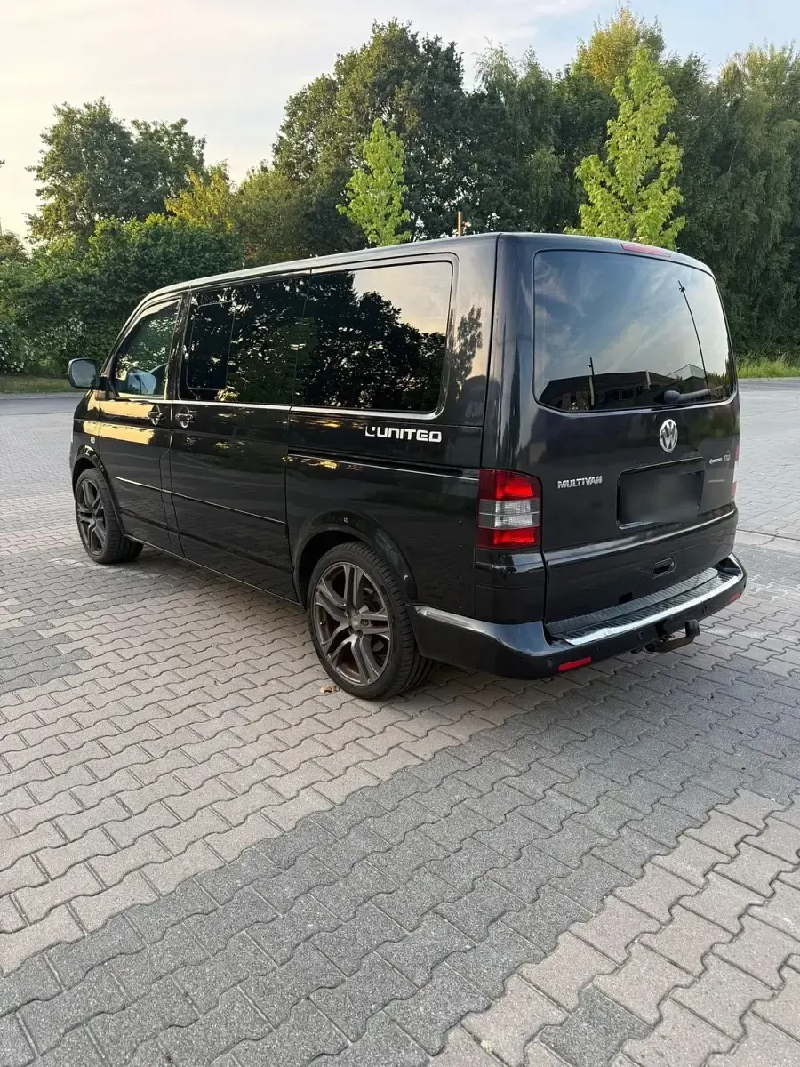 Gebraucht VW Multivan United 174 PS (127 kW) 2008 Schwarz Van / Kleinbus